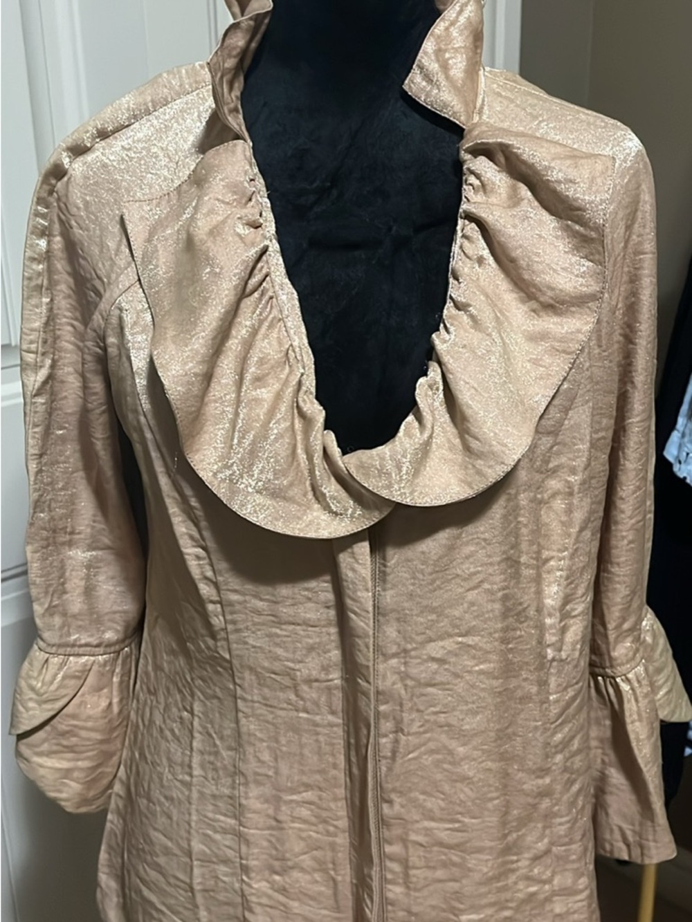 Berek Vintage Ruffled Collar Women's Top in shimmering Champagne